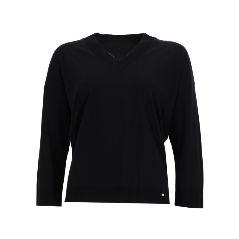 V-NECK T-SHIRT