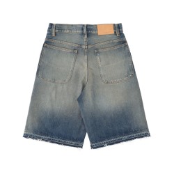 SHORTS IN DENIM
