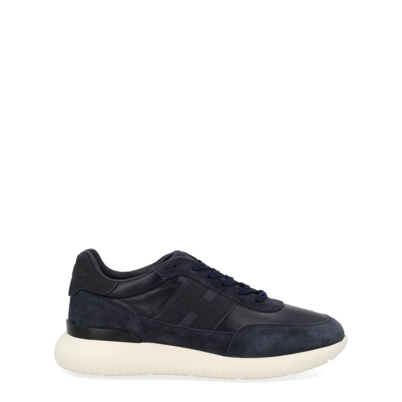 SUEDE SNEAKER