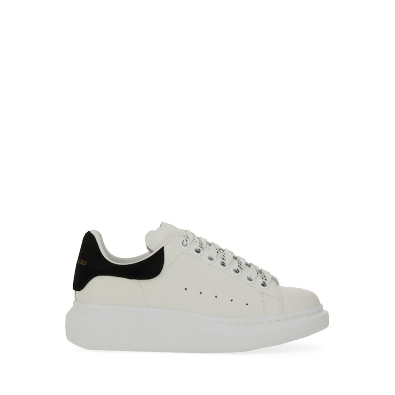 OVERSIZED SNEAKER