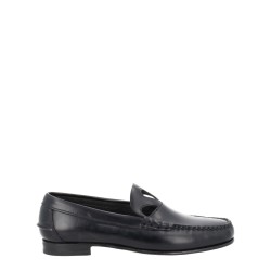 MOCCASIN WITH CUT-OUT DETAIL
