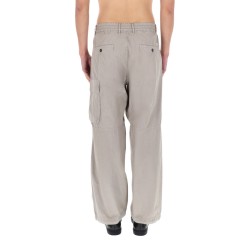 PANTALONE CARGO CON PATCH LOGO