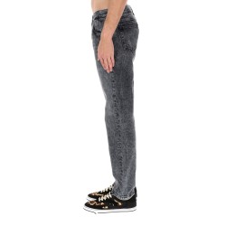 JEANS IN DENIM