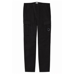 PANTALONE CARGO CON PATCH LOGO
