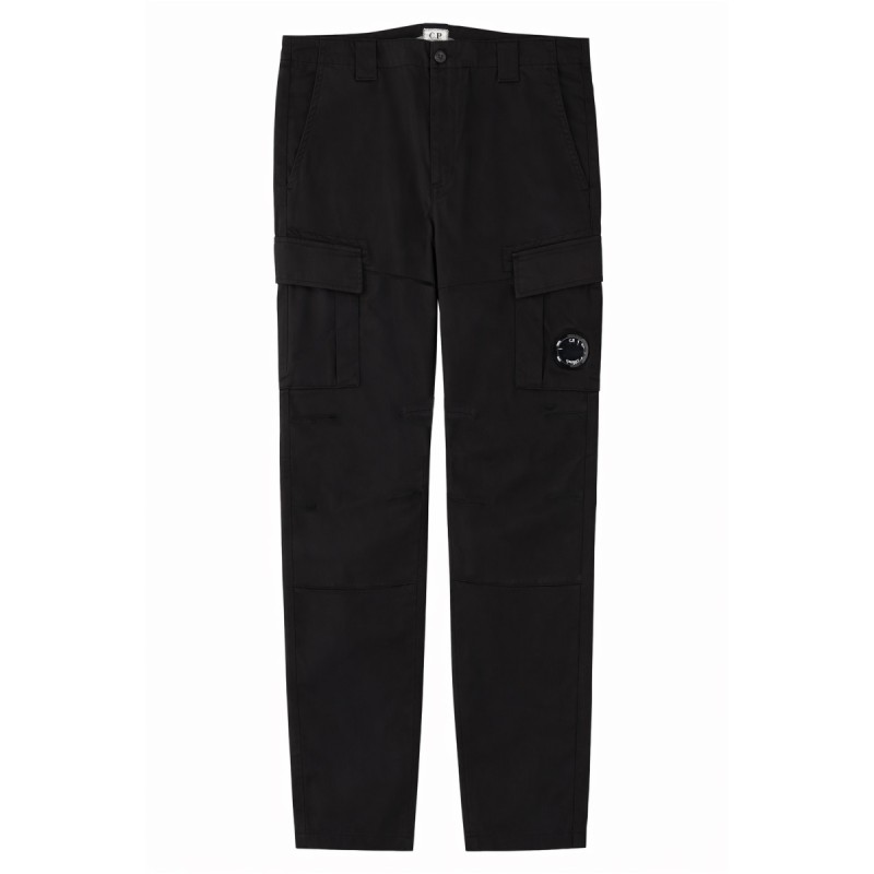 PANTALONE CARGO CON PATCH LOGO