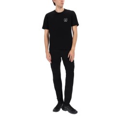 PANTALONE CARGO CON PATCH LOGO