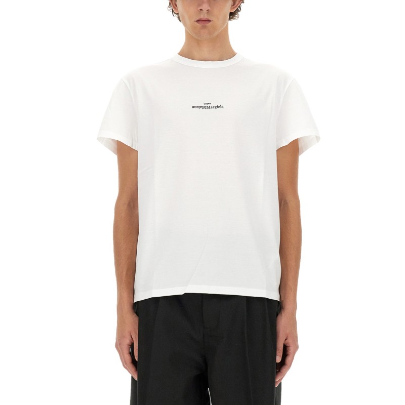 T-SHIRT CON LOGO DISTORTO