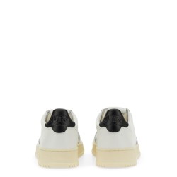"MEDALIST LOW" SNEAKER