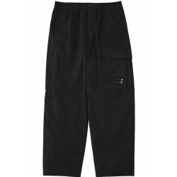 PANTALONE CARGO CON PATCH LOGO