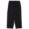 PANTALONE CARGO CON PATCH LOGO