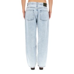 JEANS IN DENIM