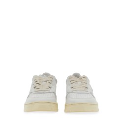 "MEDALIST LOW" SNEAKER