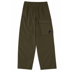 PANTALONE CARGO CON PATCH LOGO