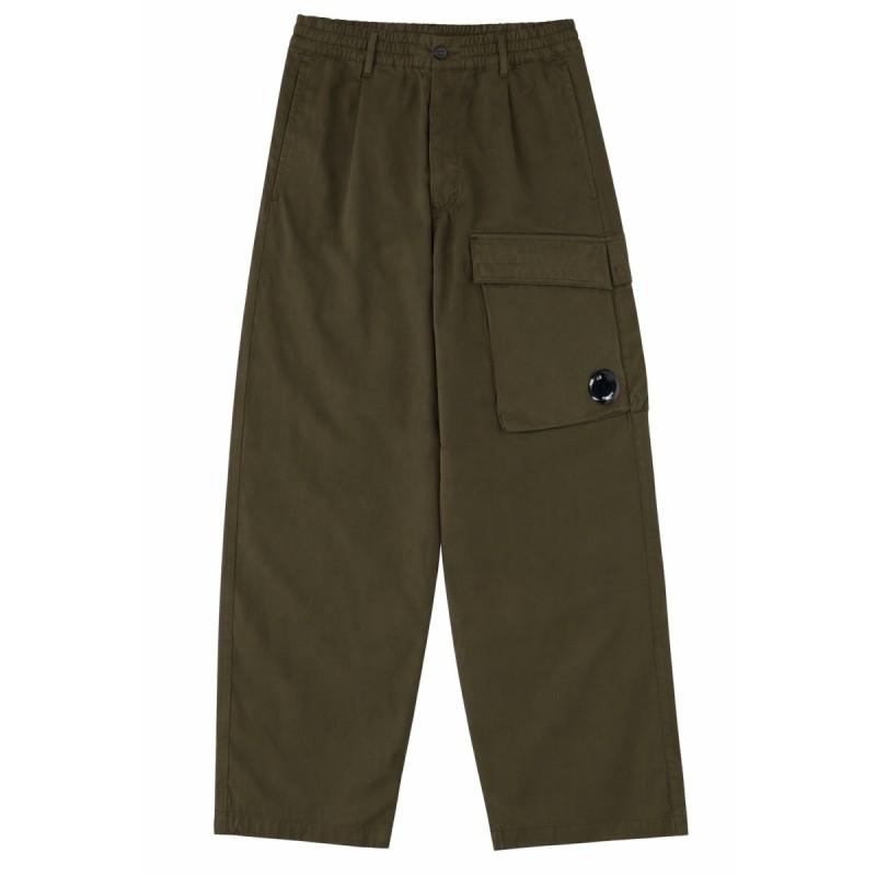 PANTALONE CARGO CON PATCH LOGO