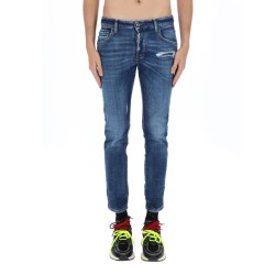 SKATER JEANS