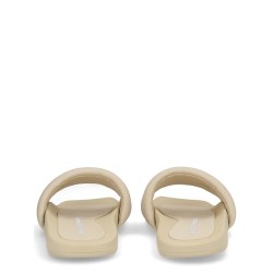 SLIP-ON SLIPPER