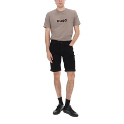 SHORTS CON PATCH LOGO
