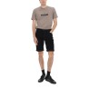 SHORTS CON PATCH LOGO