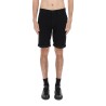 SHORTS CON PATCH LOGO