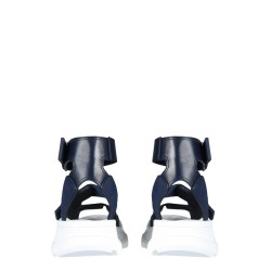 TREAD SANDALS