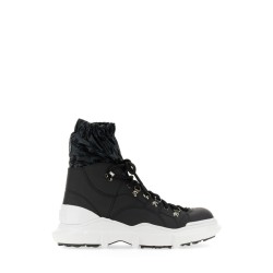 LACE-UP BOOT