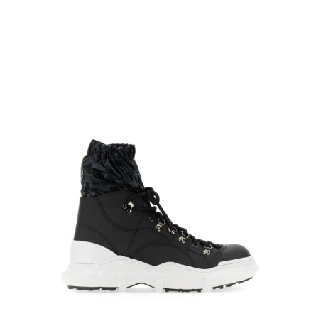 LACE-UP BOOT