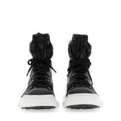 LACE-UP BOOT