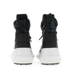 LACE-UP BOOT