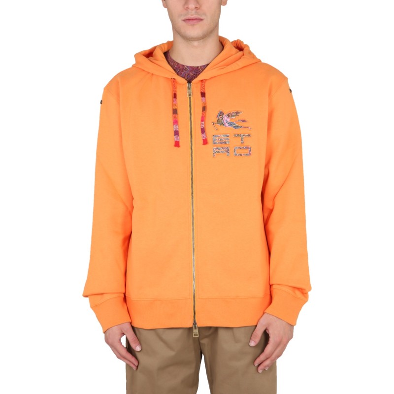 ZIP SWEATSHIRT.