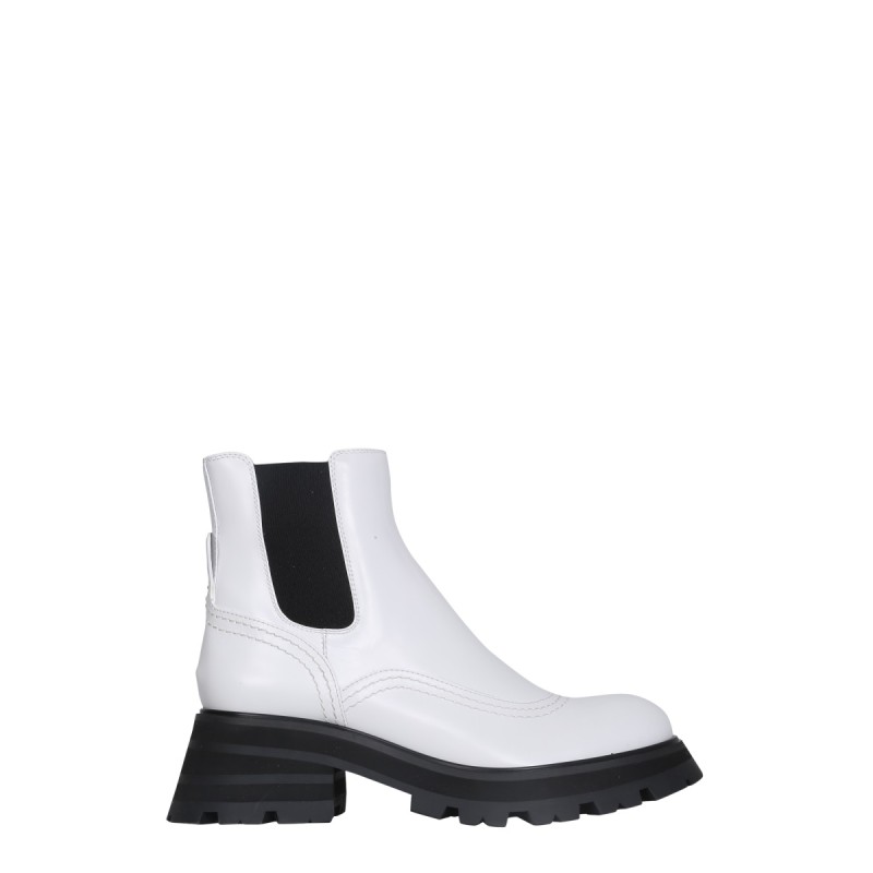 WANDER CHELSEA BOOTS