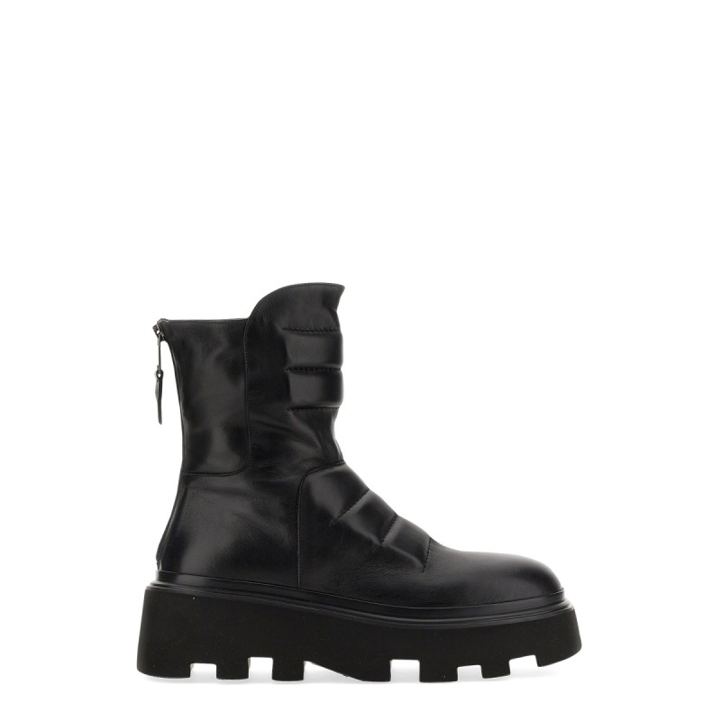 LEATHER BOOT