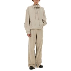 ZIP SWEATSHIRT.