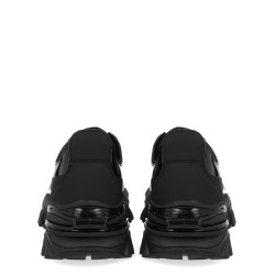 "NEW TRAIL" SNEAKER