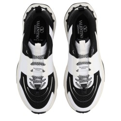 "TRUE ACT" SNEAKER