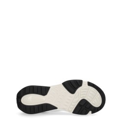 "TRUE ACT" SNEAKER