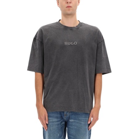 T-SHIRT WITH LOGO