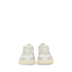 MEDALIST LOW SNEAKER