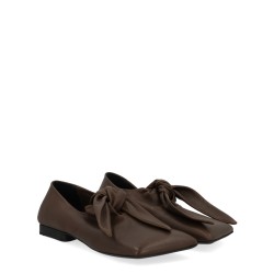LACE-UP SHOE