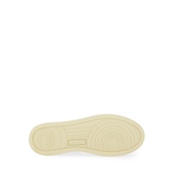 "MEDALIST LOW" SNEAKER