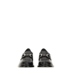 MOCCASIN WITH CLAMP