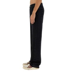 STRAIGHT LEG JEANS