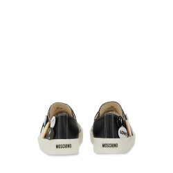 SNEAKERS WITH PINS