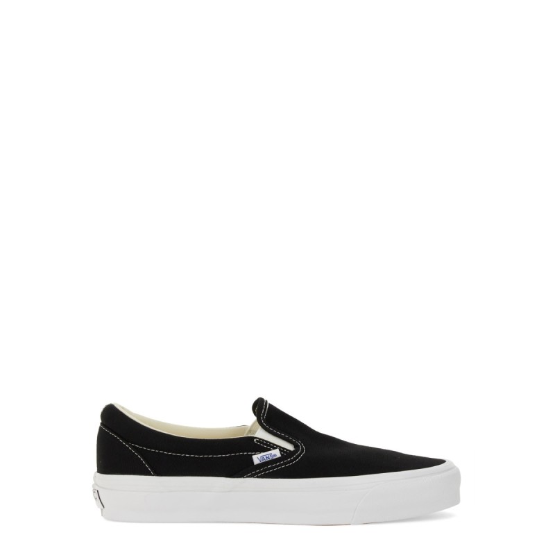 "SLIP-ON PREMIUM 98" SNEAKER