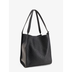 Corriere leather shoulder bag with Intrecciato pattern