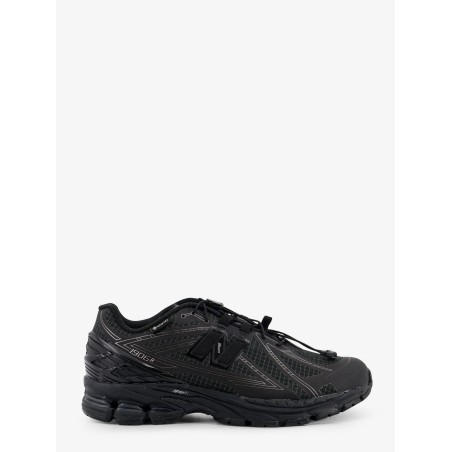 U190631 Gore-tex sneakers with side logo