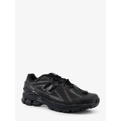 U190631 Gore-tex sneakers with side logo
