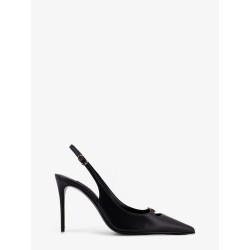 Leather pump with metal DG logo