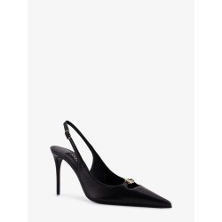 Leather pump with metal DG logo