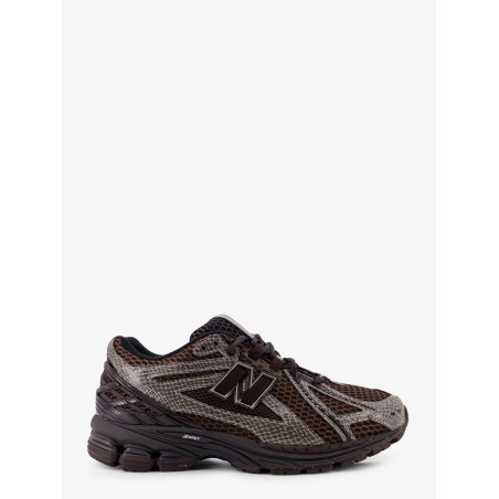 19062 mesh sneakers with logo on the side