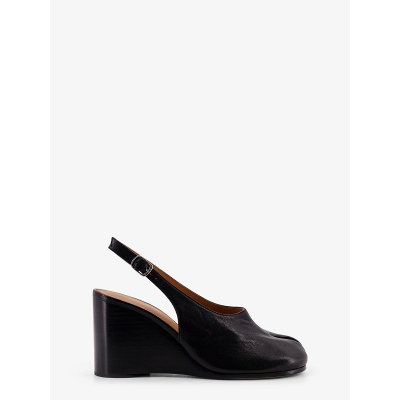 Tabi leather pumps